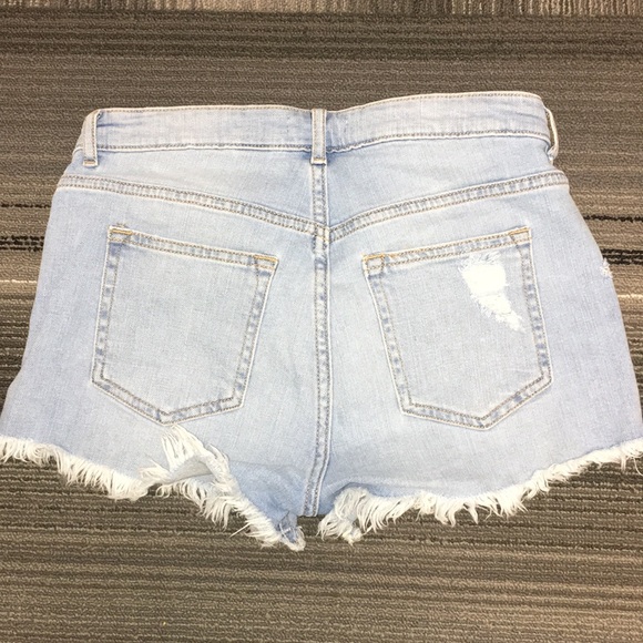 H&M Pants - H&M Light mid rise denim shorts